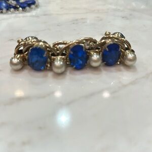 Vintage gold bracelet w blue stones/rhinestones/pearls
